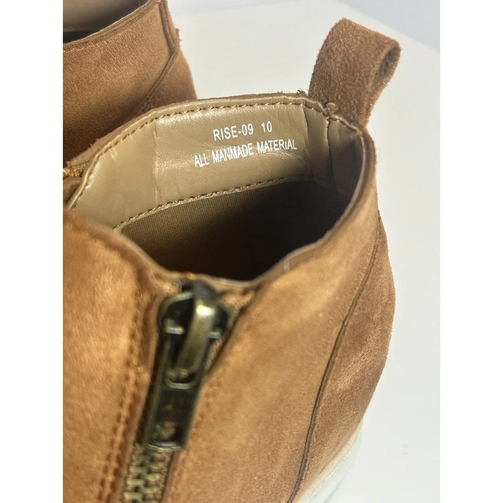 Bamboo‎ Rise-09 wedge sneakers in brown faux suede W/ white sole
